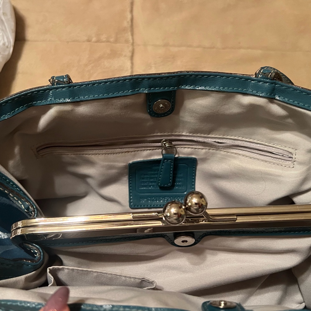 COACH Tote in Emerald Green and Silver - Picture 5 of 5